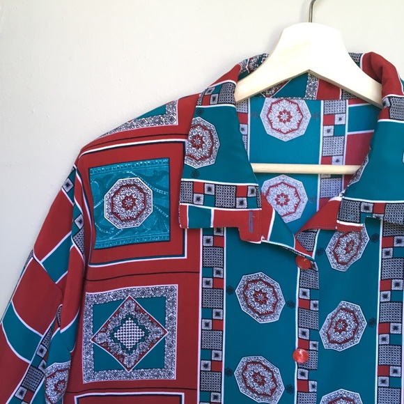 Korean made 100% silk button up - Picture 2 of 7